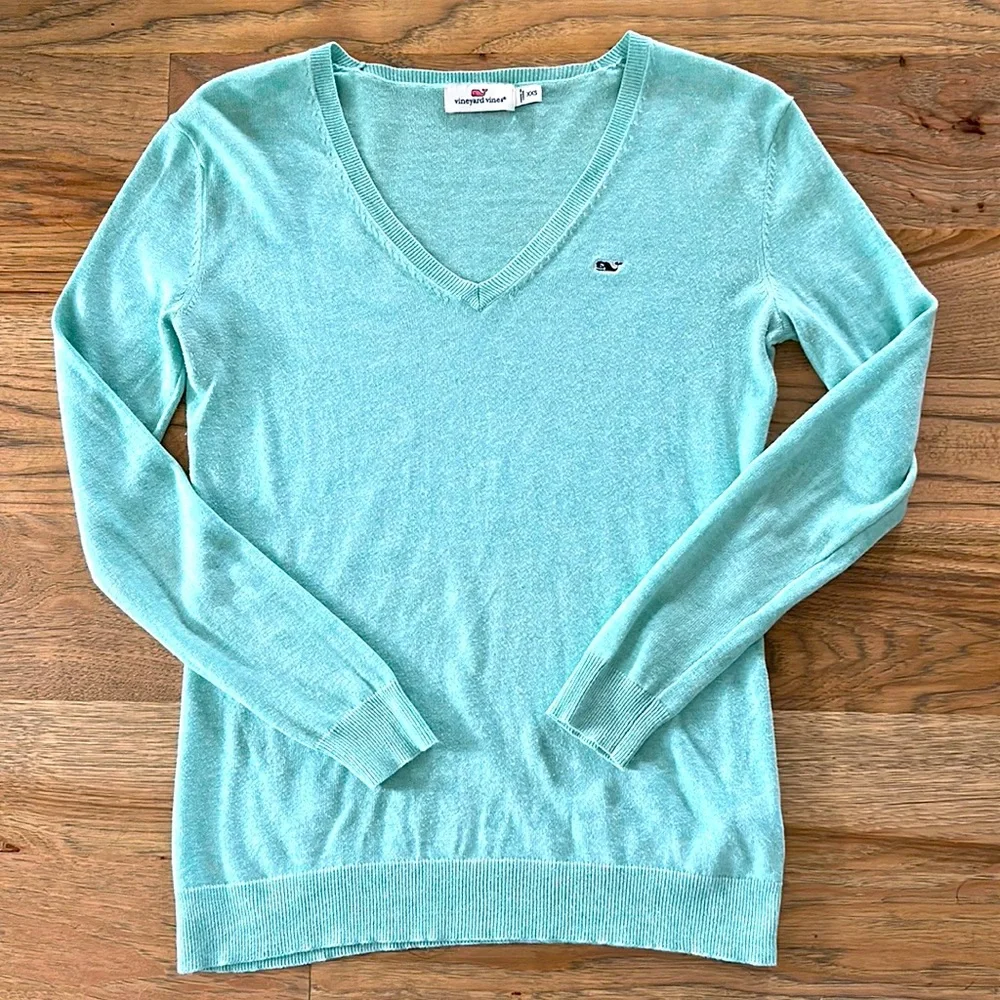 Vineyard Vines Candlewood Cotton V-neck Sweater - Picture 1 of 4